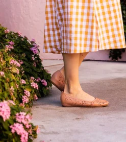 Baretraps Flats & Loafers-Chika Casual Flat Rouge