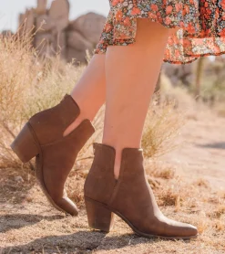 Baretraps Booties-Yara Block Heel Bootie Coffee